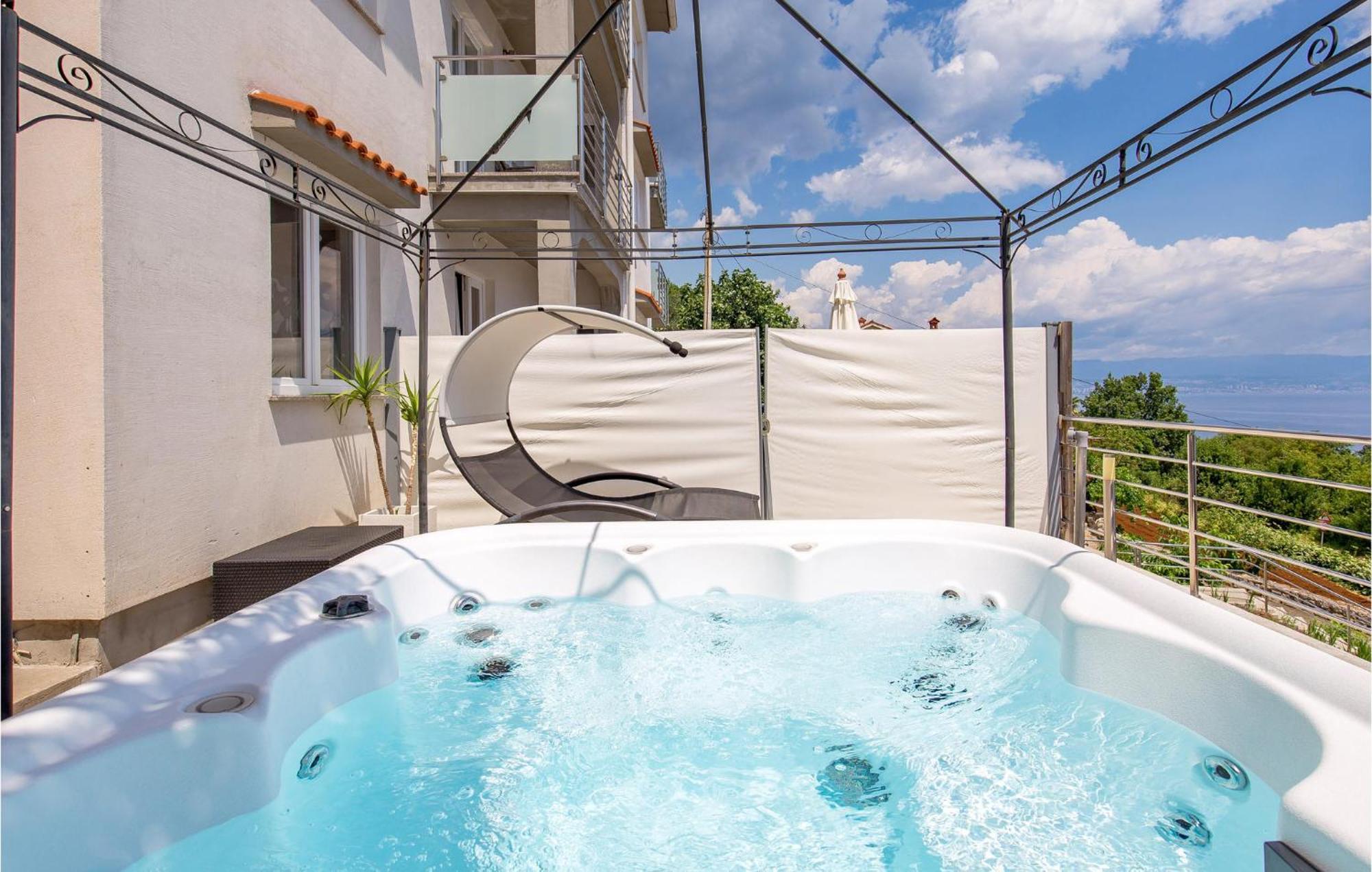 Stunning Apartment In Mošćenička Draga Exteriér fotografie