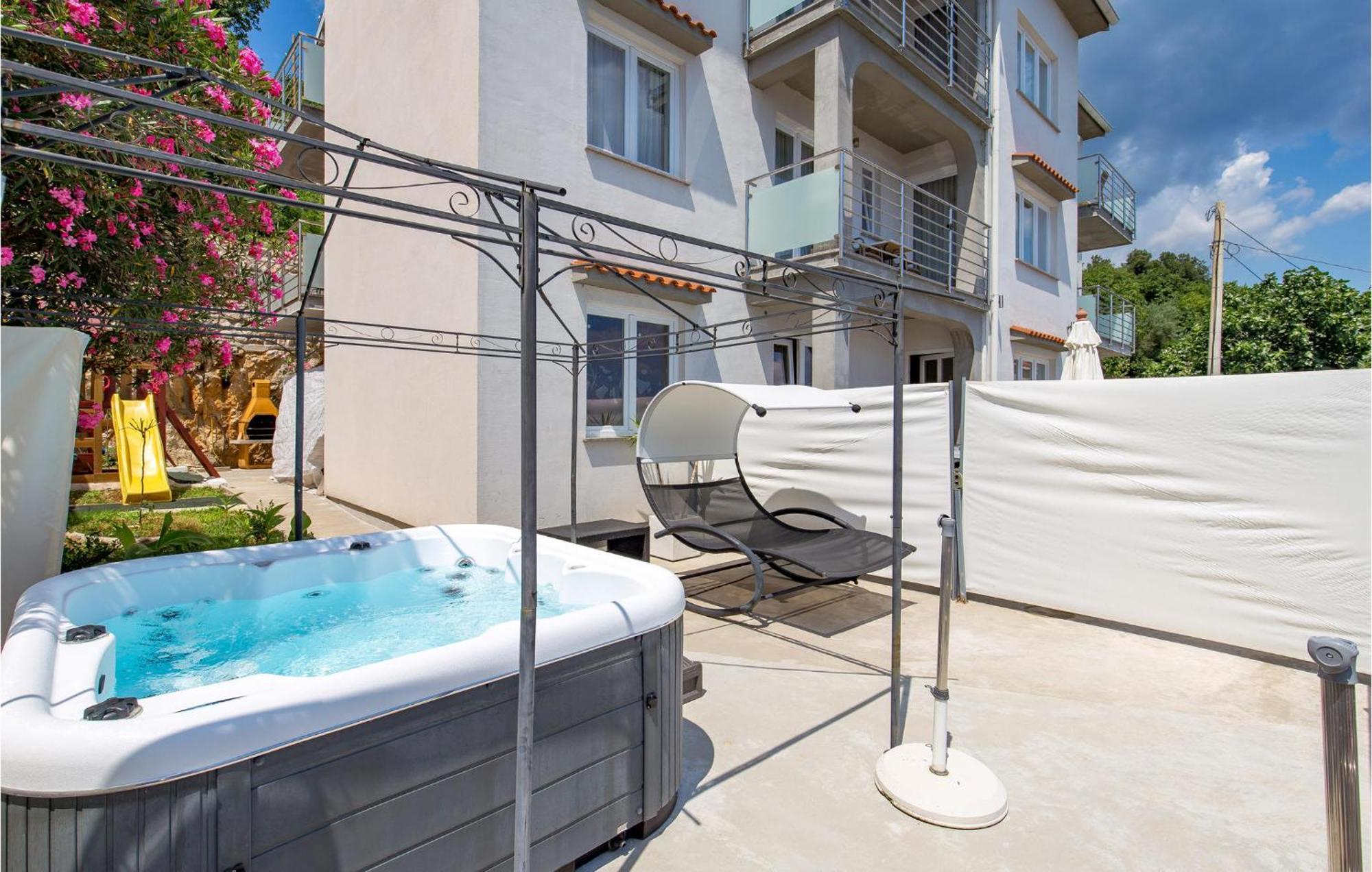 Stunning Apartment In Mošćenička Draga Exteriér fotografie