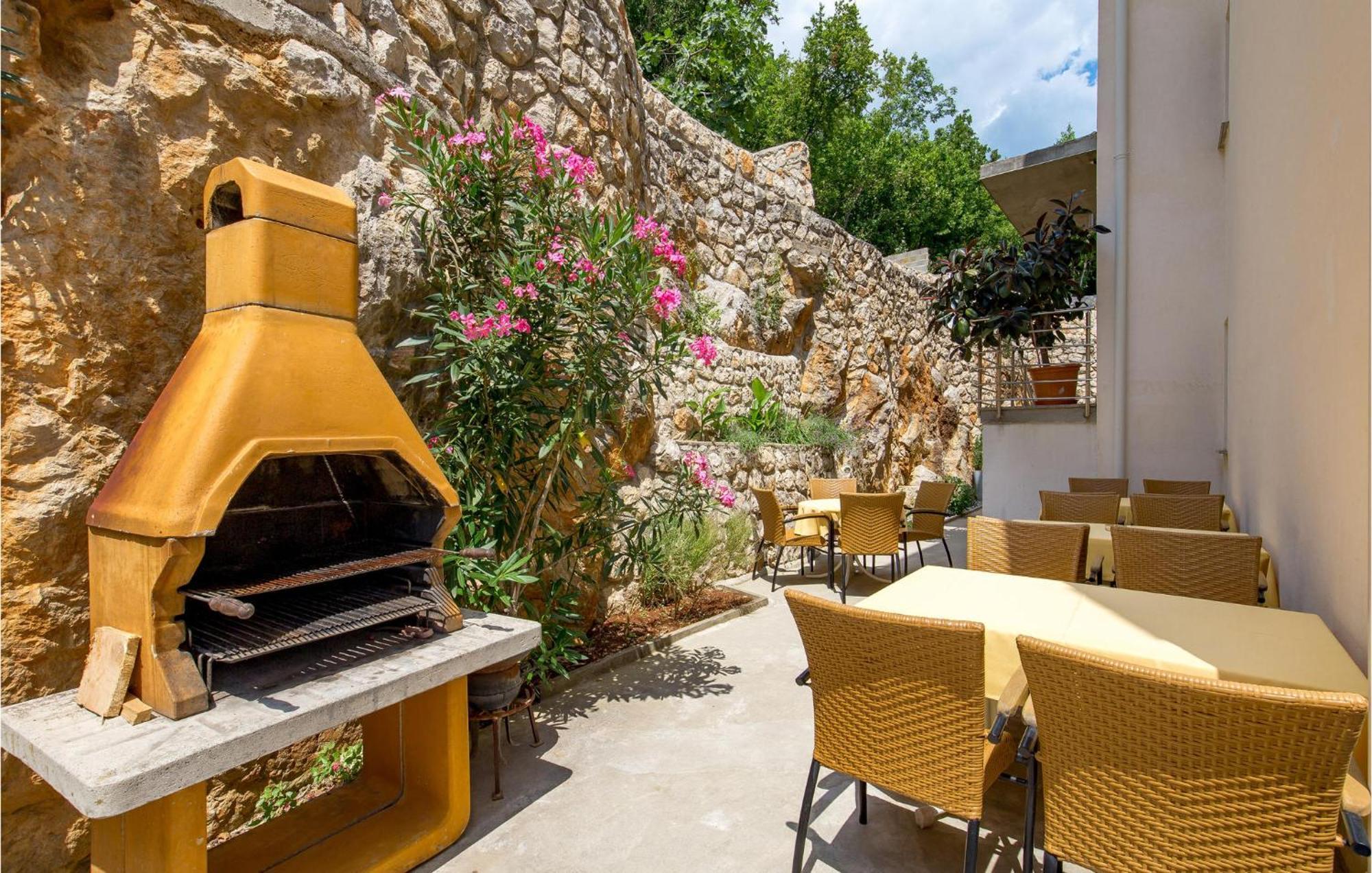Stunning Apartment In Mošćenička Draga Exteriér fotografie