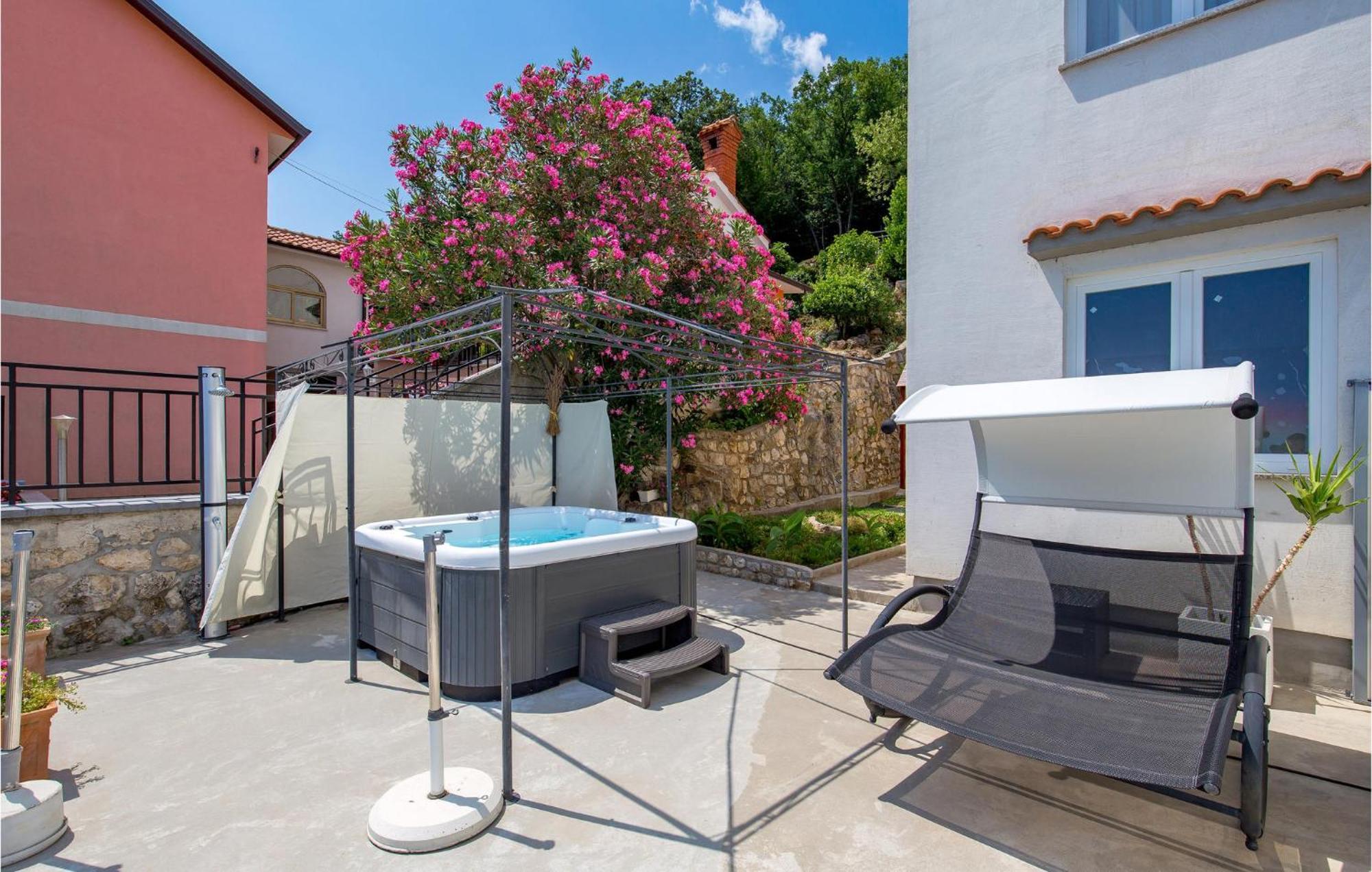 Stunning Apartment In Mošćenička Draga Exteriér fotografie