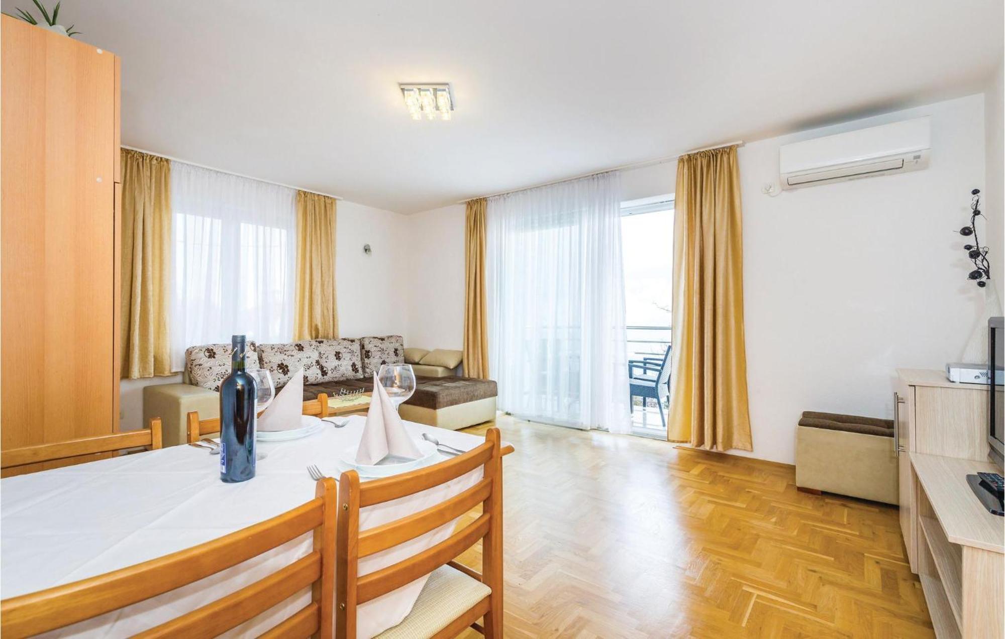 Stunning Apartment In Mošćenička Draga Exteriér fotografie